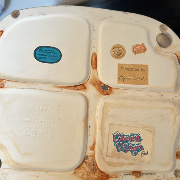 Colonial Village Elegant Lady - Picture 3 of 3